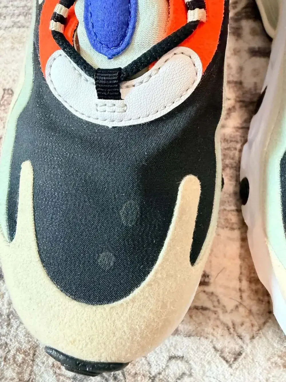 Nike Air Max 270 React CI3899-200 Sneakers Size 9